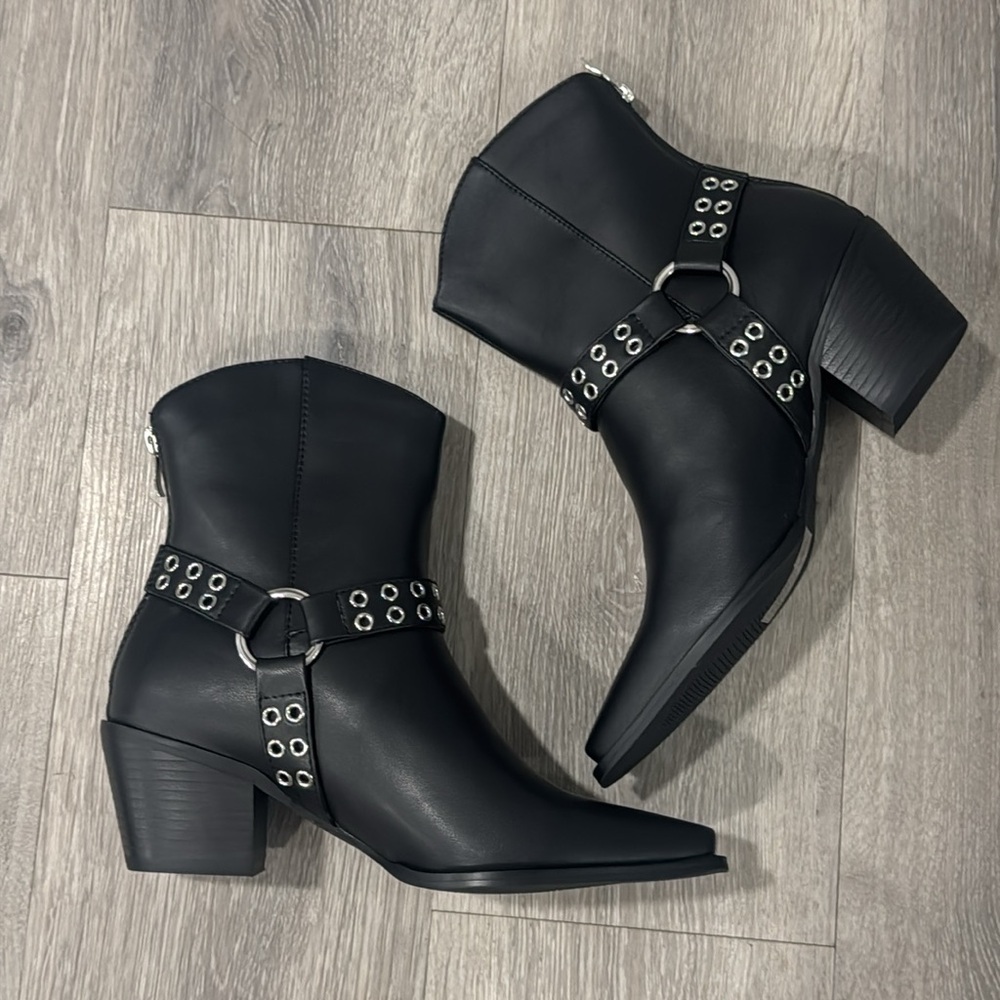 Women’s Black Booties Block Heel Silver Accents Chelsea Boot Size 8 Fall Boot - Picture 12 of 16